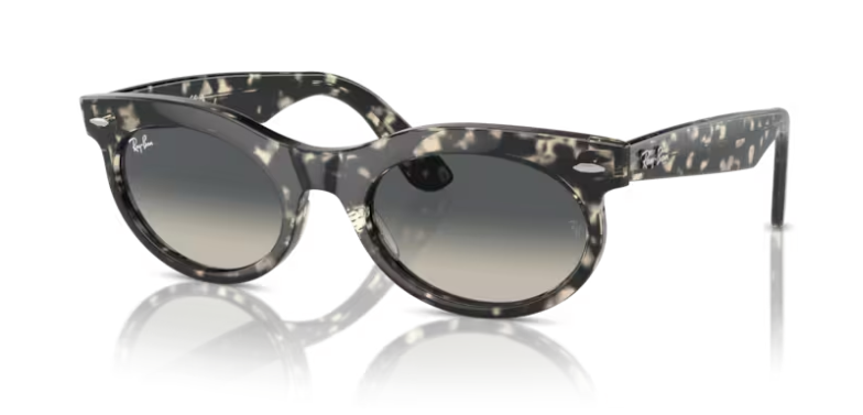 Modelo relacionado y/o destacado: Ray Ban Wayfarer Oval RB 2242-133371. La Óptica Online 